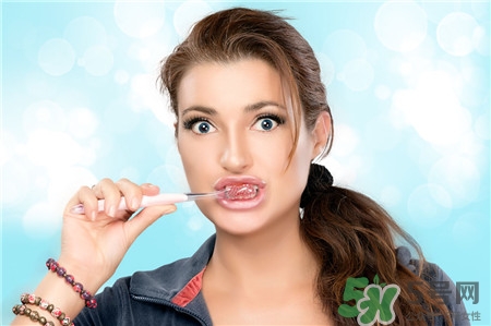 熱水刷牙會(huì)口臭嗎?熱水刷牙好還是冷水刷牙好? 熱水刷牙會(huì)口臭嗎?熱水刷牙好還是冷水刷牙好?