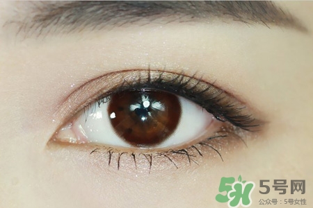 美瞳年拋可以戴多久？?年拋美瞳真的能用一年嗎？