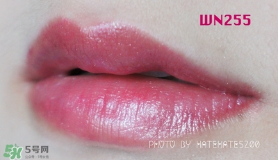 植村秀柔霧唇膏色號(hào)試色 植村秀無(wú)色限柔霧唇膏試色圖