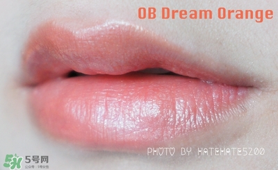 植村秀柔霧唇膏色號(hào)試色 植村秀無(wú)色限柔霧唇膏試色圖