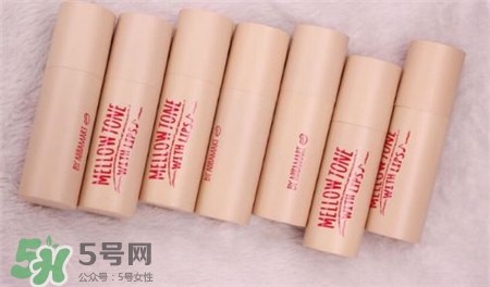 Abbamart mellow tone絲絨口紅色號(hào) Abbamart黃管唇膏試色 Abbamart mellow tone絲絨口紅色號(hào) Abbamart黃管唇膏試色