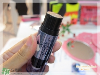 貝玲妃高光棒怎么用？貝玲妃高光棒使用方法