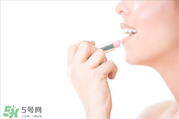 唇部護(hù)理小妙招 唇部護(hù)理方法 唇部護(hù)理小妙招 唇部護(hù)理方法