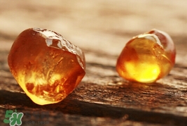 桃膠的功效與作用 桃膠有什么作用 桃膠的功效與作用 桃膠有什么作用