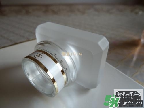 香奈兒可可小姐香水真假鑒別對(duì)比圖 香奈兒可可小姐香水真假鑒別對(duì)比圖