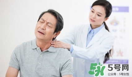 頸椎壓迫神經(jīng)的癥狀 頸椎壓迫神經(jīng)怎么治療 頸椎壓迫神經(jīng)的癥狀 頸椎壓迫神經(jīng)怎么治療