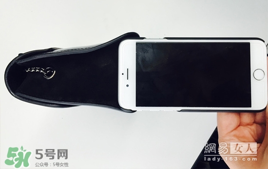 furla芙拉和蔻馳哪個(gè)好？芙拉和蔻馳包包哪個(gè)檔次高？