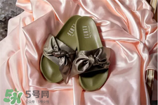 puma彪馬蝴蝶結(jié)拖鞋多少錢(qián)?puma蝴蝶結(jié)拖鞋發(fā)售價(jià) puma彪馬蝴蝶結(jié)拖鞋多少錢(qián)?puma蝴蝶結(jié)拖鞋發(fā)售價(jià)