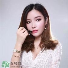 mistine女王權(quán)杖口紅怎么涂?Mistine女王口紅怎么用? mistine女王權(quán)杖口紅怎么涂?Mistine女王口紅怎么用?