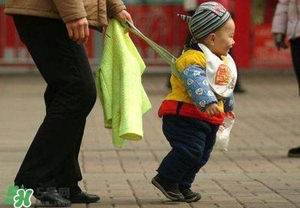 寶寶用學(xué)步車到底好不好 寶寶用學(xué)步車好嗎 寶寶用學(xué)步車到底好不好 寶寶用學(xué)步車好嗎