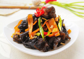 黑木耳是菌類的嗎？黑木耳屬于菌類嗎？