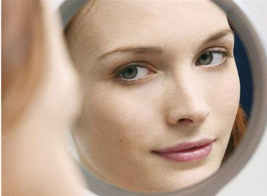 太陽穴長痘怎么回事？為什么太陽穴附近會長痘