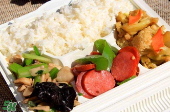 吃快餐抽兩瓶黑血是真的嗎？吃快餐血會變黑嗎？