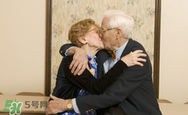 人到老年如何防止性衰老？老年人性生活好不好？