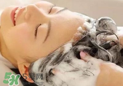 頭發(fā)掉的厲害怎么辦？頭發(fā)掉的厲害是什么原因