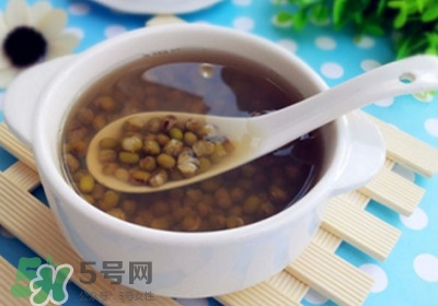 吃菠蘿舌頭麻怎么回事？吃菠蘿舌頭麻是過敏嗎