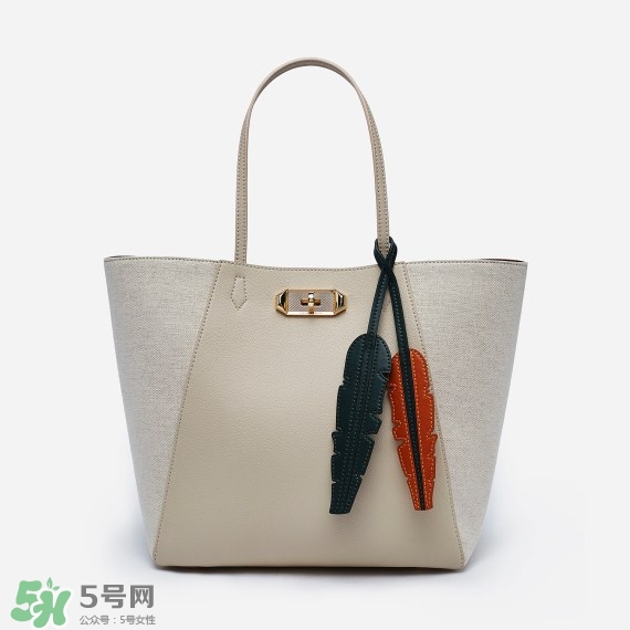 小ck和ck什么關(guān)系 小ck和ck有什么區(qū)別 小ck和ck什么關(guān)系 小ck和ck有什么區(qū)別