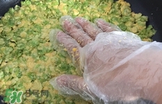 榆錢可以烙餅嗎?榆錢烙餅的做法 榆錢可以烙餅嗎?榆錢烙餅的做法