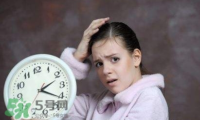 女生熬夜會(huì)平胸嗎？女生經(jīng)常熬夜的危害