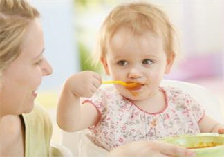 寶寶幾個月可以吃水果泥？寶寶多大可以吃果泥？