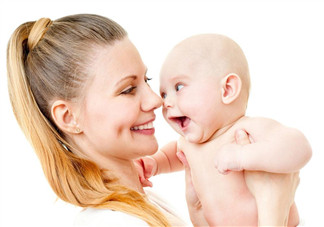 媽媽病毒性感冒需要停止喂奶嗎？媽媽感冒了喂奶需要注意什么？