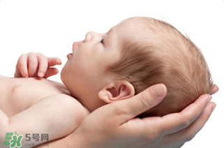 孩子發(fā)燒到39度該怎么辦？ 孩子39度能用物理降溫嗎？