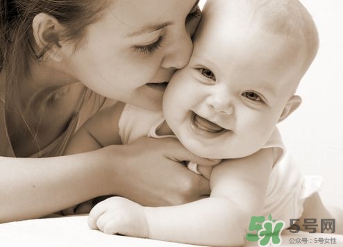 懷孕夢(mèng)見蛇是什么意思？懷孕夢(mèng)到蛇預(yù)示著什么