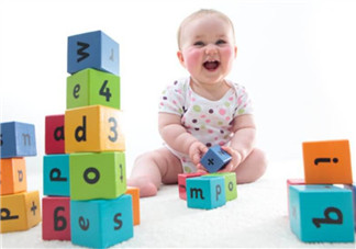 一歲寶寶玩什么游戲好？一歲寶寶適合玩什么游戲？