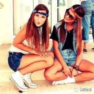 牛仔短褲女夏裝圖片集 牛仔短褲女怎么搭配 牛仔短褲女夏裝圖片集 牛仔短褲女怎么搭配