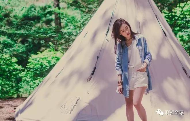 牛仔短褲女夏裝圖片集 牛仔短褲女怎么搭配 牛仔短褲女夏裝圖片集 牛仔短褲女怎么搭配