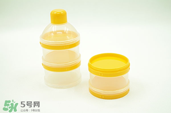 怎樣給寶寶選擇合適的奶粉段數(shù) 了解寶寶的需求 怎樣給寶寶選擇合適的奶粉段數(shù) 了解寶寶的需求