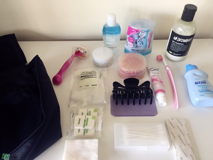 出國旅游帶什么護膚品好 出國旅游帶什么化妝品好 出國旅游帶什么護膚品好 出國旅游帶什么化妝品好