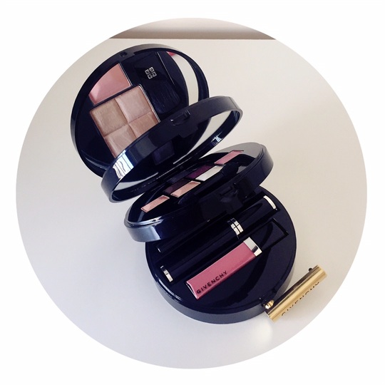 出國旅游帶什么護膚品好 出國旅游帶什么化妝品好 出國旅游帶什么護膚品好 出國旅游帶什么化妝品好