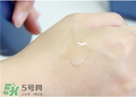 ahc水乳適合夏天用嗎?ahc水乳夏天用油嗎? ahc水乳適合夏天用嗎?ahc水乳夏天用油嗎?