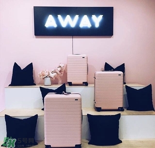 什么行李箱性價(jià)比高 行李箱性價(jià)比高的品牌 什么行李箱性價(jià)比高 行李箱性價(jià)比高的品牌