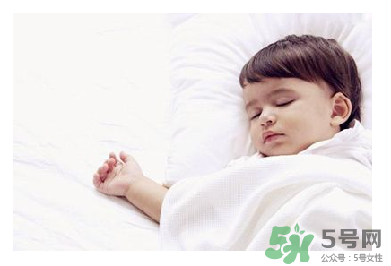 夏天嬰兒房空調(diào)溫度多少合適？有新生兒空調(diào)開(kāi)多少度？