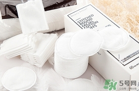 化妝棉卸妝要打濕嗎？卸妝棉卸妝要不要打濕》