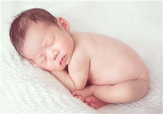 早產(chǎn)兒幾個月可以添加輔食？早產(chǎn)兒添加輔食需要延遲嗎？