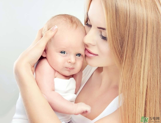 沒有準(zhǔn)生證醫(yī)院給開出生證明嗎？沒有準(zhǔn)生證能生小孩嗎？