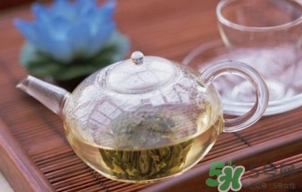 杜仲茶是熱性的嗎？杜仲茶和杜仲是一樣?xùn)|西嗎