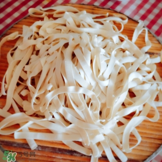 拌面怎么做簡(jiǎn)單又好吃 適合夏天吃的拌面推薦 拌面怎么做簡(jiǎn)單又好吃 適合夏天吃的拌面推薦