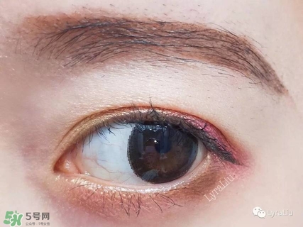 huda beauty玫瑰金眼影盤眼妝教程_試色圖 huda beauty玫瑰金眼影盤眼妝教程_試色圖