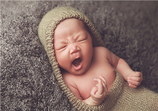 新生兒吃母乳會撐到嗎？新生兒吃母乳會吃撐嗎？