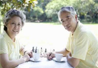 嬰兒奶粉老人能喝嗎？老人能不能喝嬰兒奶粉？