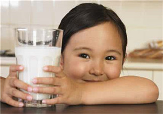 兒童能喝老年人奶粉嗎？老年人奶粉小孩能不能喝？