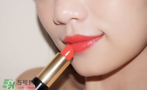 卡姿蘭嘀嗒唇膏和得鮮口紅哪個(gè)好? 卡姿蘭嘀嗒唇膏和得鮮口紅哪個(gè)好?