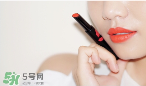 卡姿蘭嘀嗒唇膏和得鮮口紅哪個(gè)好? 卡姿蘭嘀嗒唇膏和得鮮口紅哪個(gè)好?