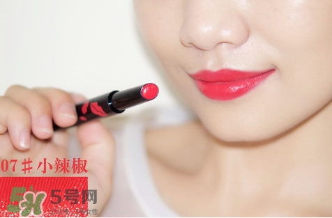 卡姿蘭嘀嗒唇膏和得鮮口紅哪個(gè)好? 卡姿蘭嘀嗒唇膏和得鮮口紅哪個(gè)好?