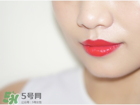 卡姿蘭嘀嗒唇膏和得鮮口紅哪個(gè)好? 卡姿蘭嘀嗒唇膏和得鮮口紅哪個(gè)好?