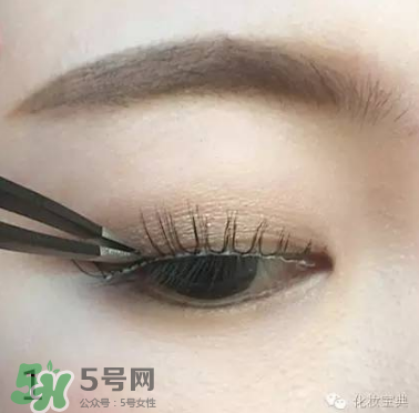 假睫毛怎么貼?假睫毛的貼法 假睫毛怎么貼?假睫毛的貼法